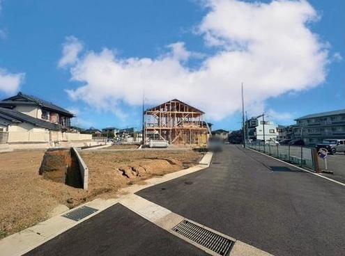 京都市西京区大枝東長町の新築一戸建(前面道路含む現地写真)