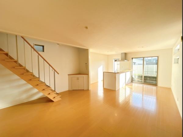 京都市伏見区日野田頬町の中古一戸建て(リビング)