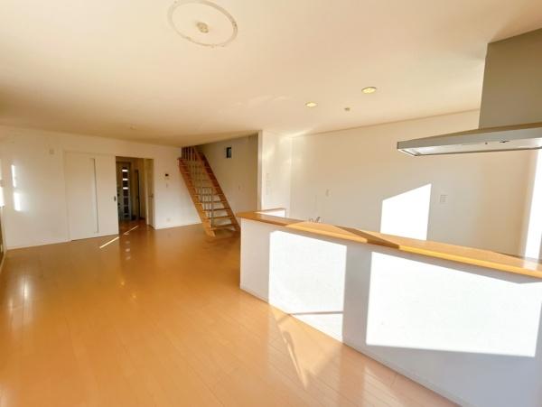 京都市伏見区日野田頬町の中古一戸建て(リビング)