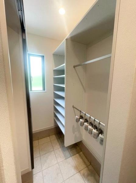 京都市伏見区深草大亀谷八島町の新築一戸建