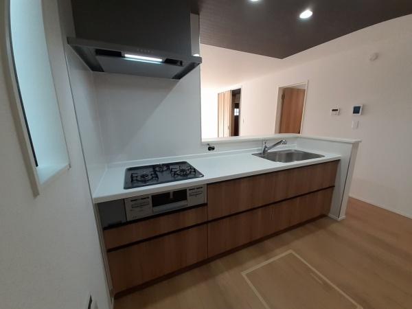 高浜市屋敷町三丁目　1号棟