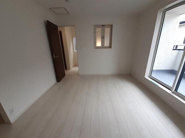 高浜市向山町一丁目　2号棟
