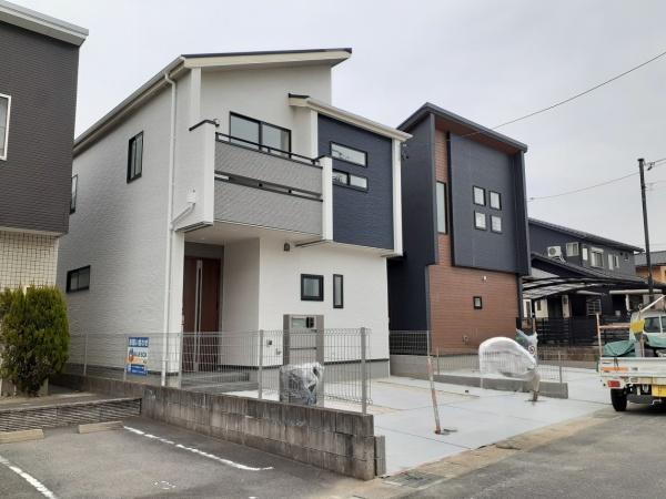 高浜市向山町一丁目　2号棟