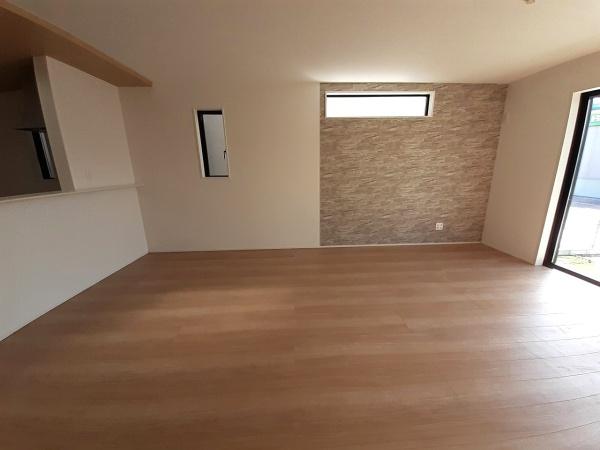 碧南市六軒町　１号棟