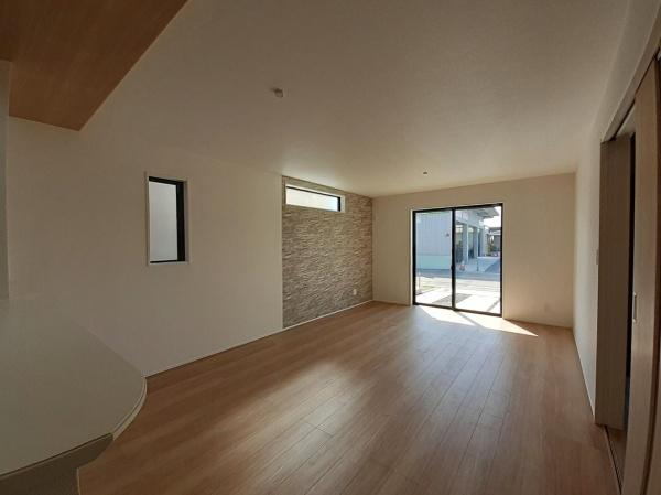 碧南市六軒町　１号棟