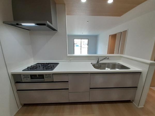 碧南市六軒町　１号棟