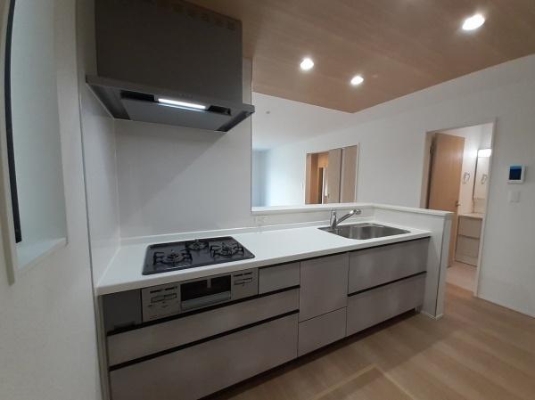 碧南市六軒町　１号棟