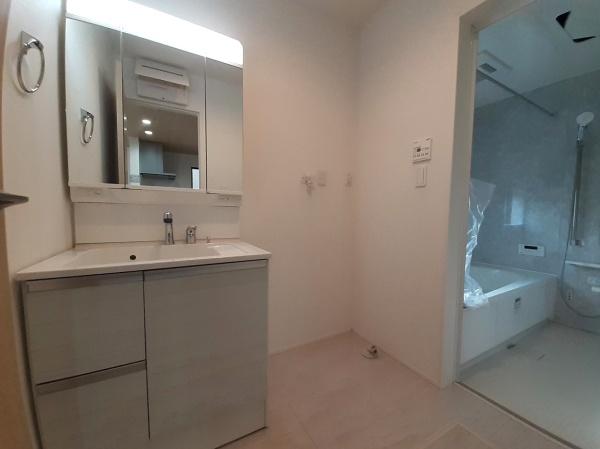 碧南市六軒町　１号棟