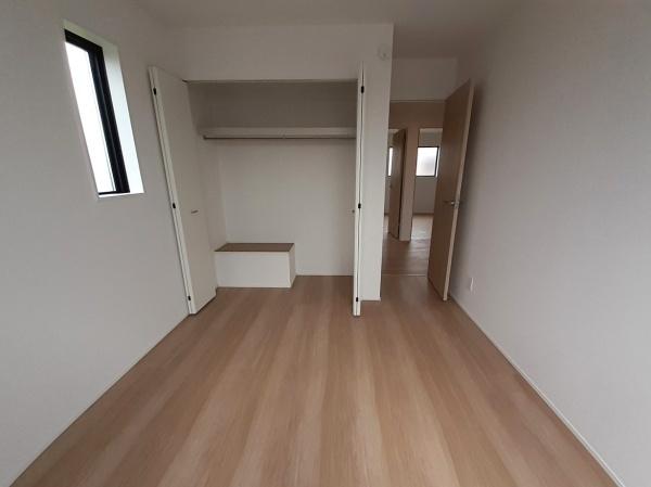 碧南市六軒町　１号棟