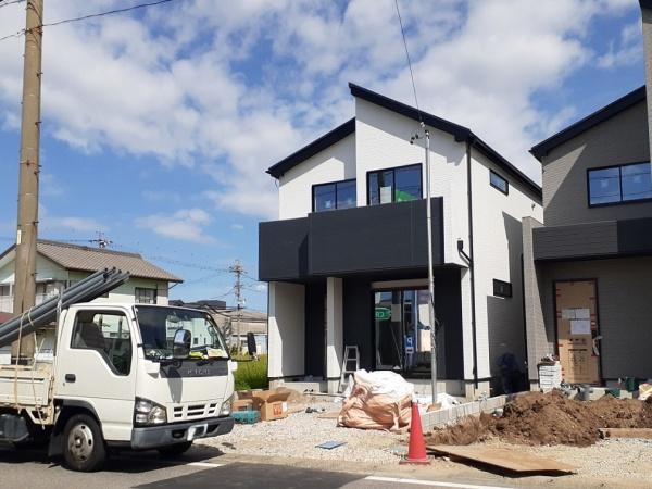 碧南市六軒町　１号棟