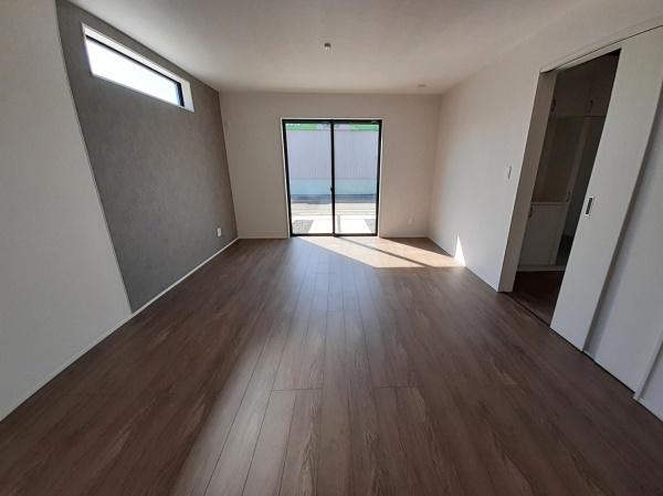 碧南市六軒町　２号棟