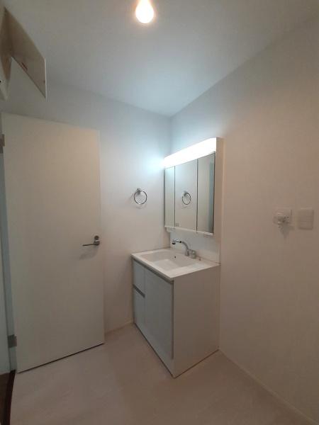 碧南市六軒町　２号棟