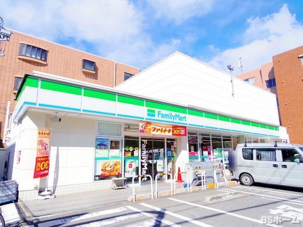 世田谷区弦巻５丁目の中古一戸建て(ファミリーマート世田谷二丁目店)