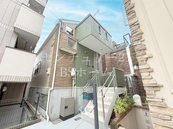 世田谷区弦巻５丁目の中古一戸建