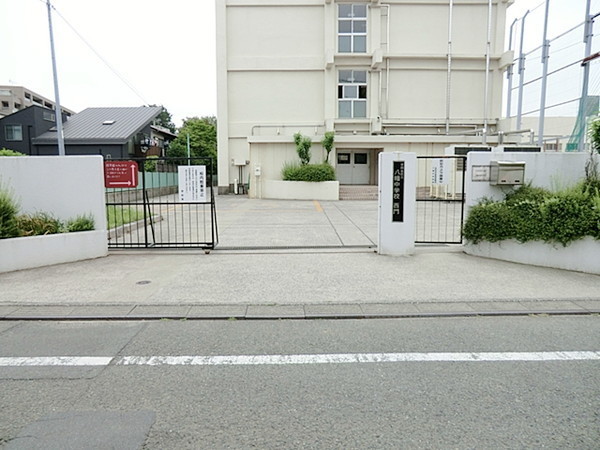 世田谷区奥沢7丁目の中古一戸建て(世田谷区立八幡中学校)