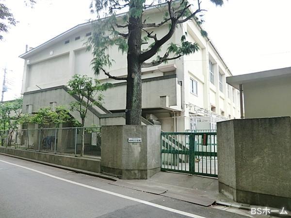 世田谷区桜1丁目の中古一戸建て(世田谷区立世田谷小学校)