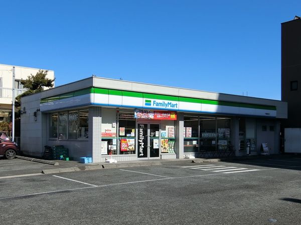 千葉市中央区旭町 2号棟(ファミリーマート千葉鶴沢店)