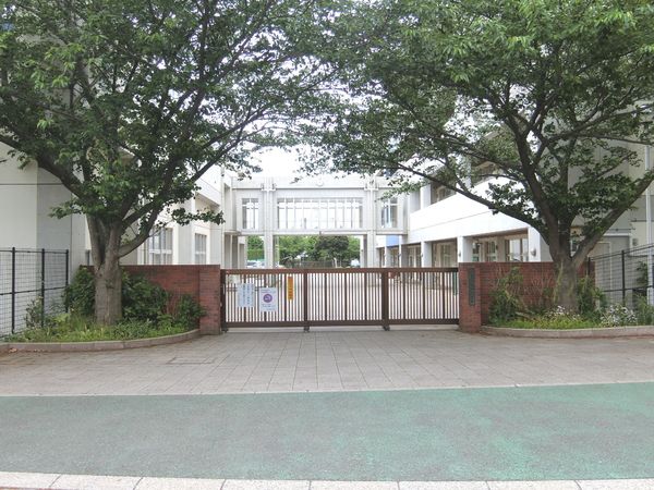 千葉市稲毛区穴川2丁目の土地(千葉市立轟町中学校)