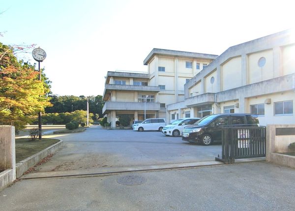 千葉市花見川区西小中台 3号棟(千葉市立朝日ケ丘中学校)