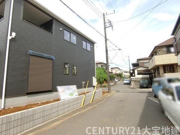 千葉市若葉区加曽利町【第5】 3号棟(前面道路含む現地写真)