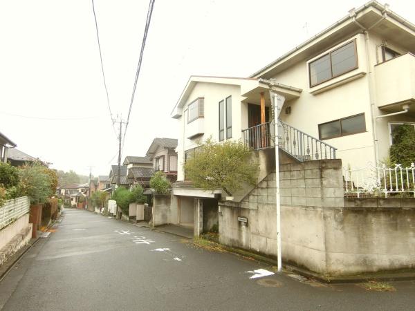 千葉市花見川区畑町の中古一戸建て(前面道路含む現地写真)