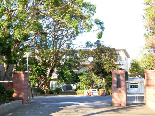 千葉市稲毛区長沼町(千葉市立犢橋中学校)