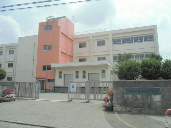 千葉市若葉区千城台東4丁目 B号棟(千葉市立千城台南中学校)