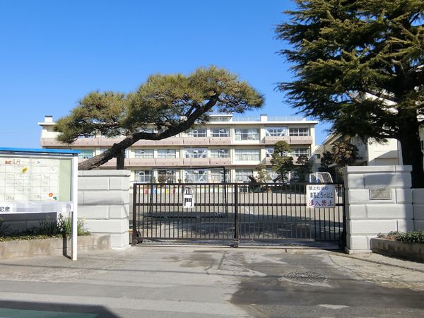 千葉市稲毛区稲毛東５丁目の土地(千葉市立稲毛小学校)
