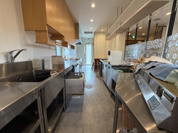 伊勢田町井尻　店舗付住宅