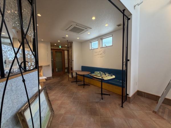 伊勢田町井尻　店舗付住宅