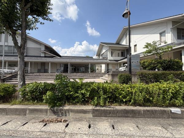 サンロイヤル新田辺アカデミア２号館(京田辺市中央図書館中部分室)