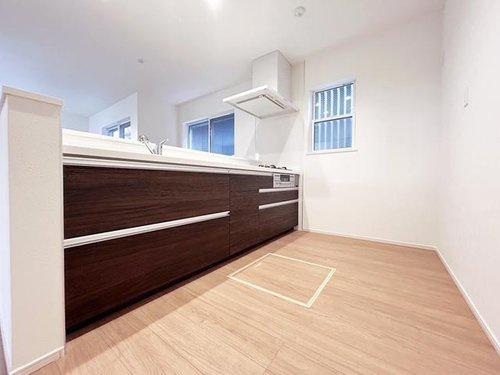 寝屋川市成田町の新築一戸建