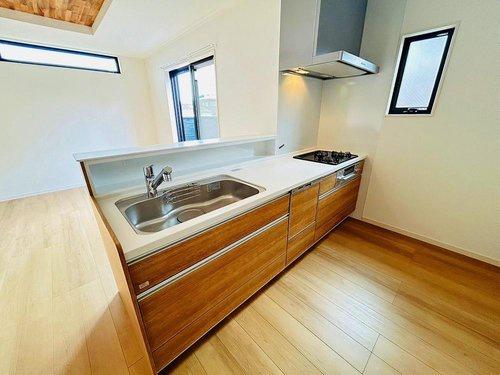 寝屋川市点野３丁目の新築一戸建