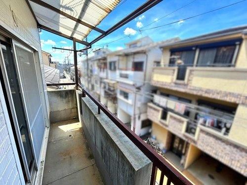寝屋川市御幸東町の中古一戸建て(バルコニー)