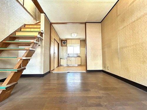 寝屋川市御幸東町の中古一戸建て(リビング)