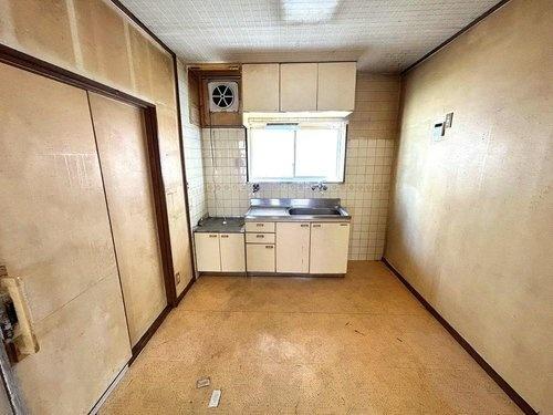 寝屋川市御幸東町の中古一戸建て(キッチン)