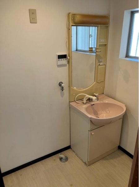 寝屋川市中木田町の中古一戸建て(洗面台・洗面所)