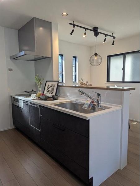 寝屋川市大成町の新築一戸建