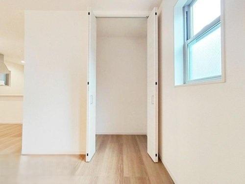 寝屋川市高柳７丁目の新築一戸建
