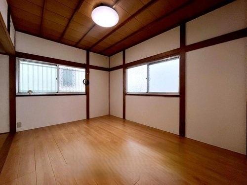 寝屋川市御幸東町の中古一戸建て