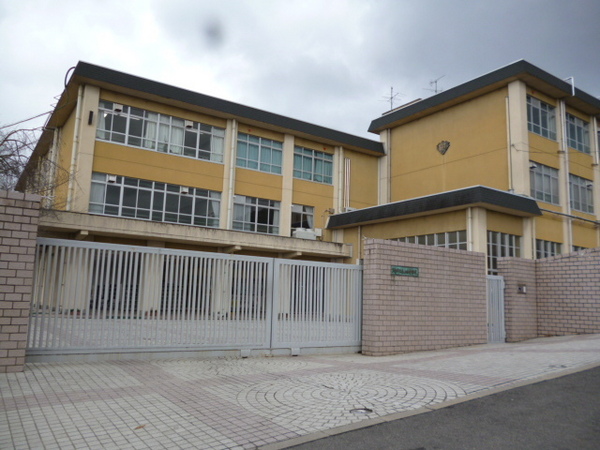 京都市伏見区日野林の中古一戸建て(京都市立春日丘中学校)