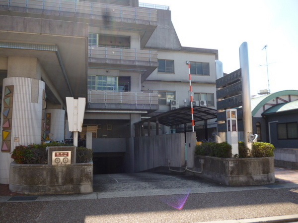 山科音羽マンションA棟(京都市山科図書館)
