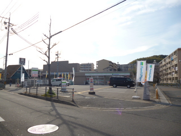 京都市伏見区桃山町安芸山の土地(ファミリーマート)