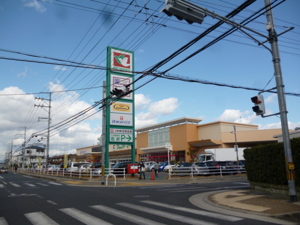 宇治市広野町新成田の土地(フレンドマート伊勢田店)