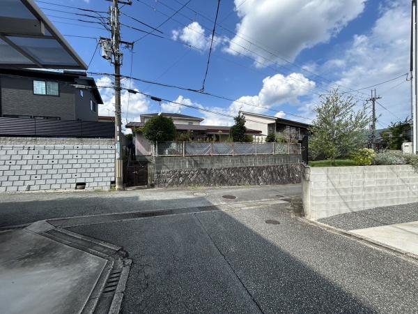 亀岡市西つつじケ丘大山台１丁目の土地