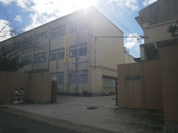 京都市伏見区醍醐勝口町の中古一戸建て(京都市立醍醐中学校)