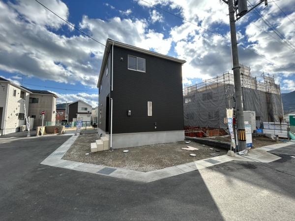 亀岡市曽我部町寺長縄手の新築一戸建