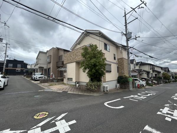 宇治市広野町尖山の中古一戸建て(前面道路含む現地写真)