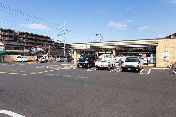 コスモウイング宇治(セブンイレブン宇治三室戸店)