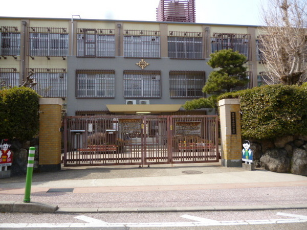山科団地B棟(京都市立山階小学校)